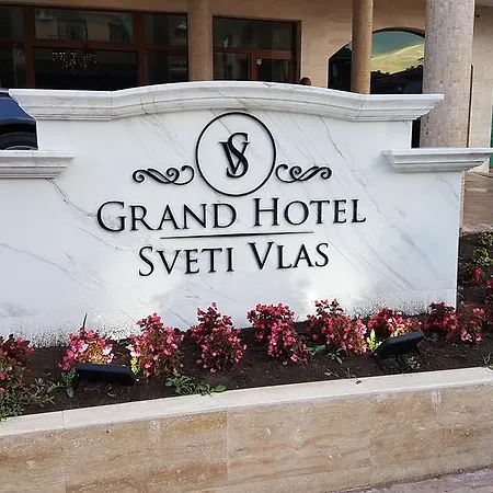 In Grand דירה *