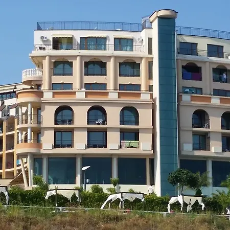 In Grand דירה